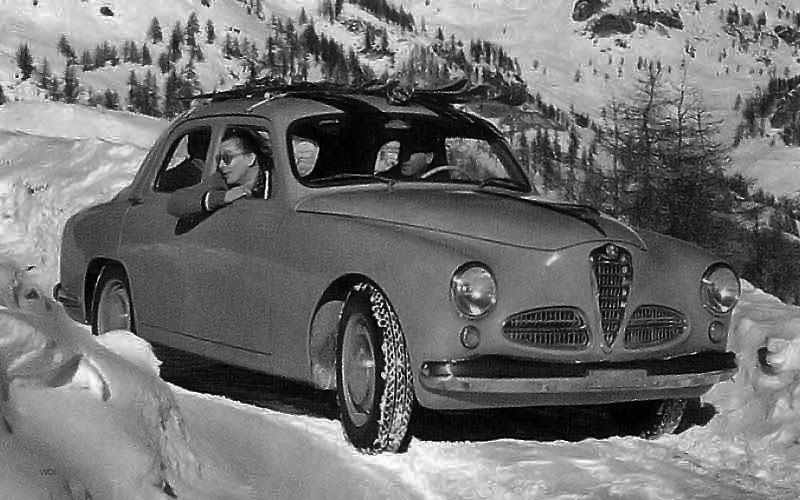 Alfa Romeo 1900 (1951).jpg